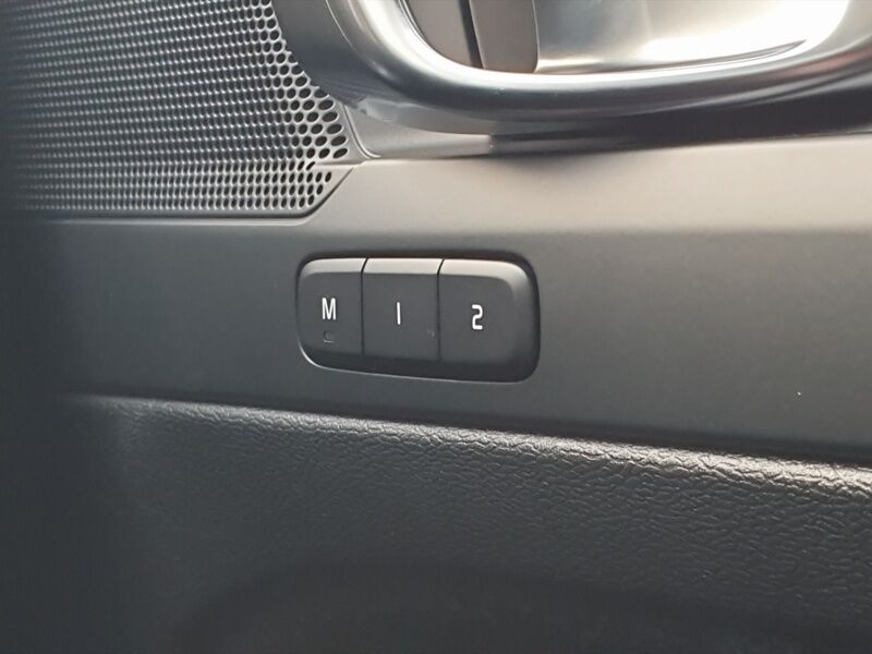 More views of Volvo EX40