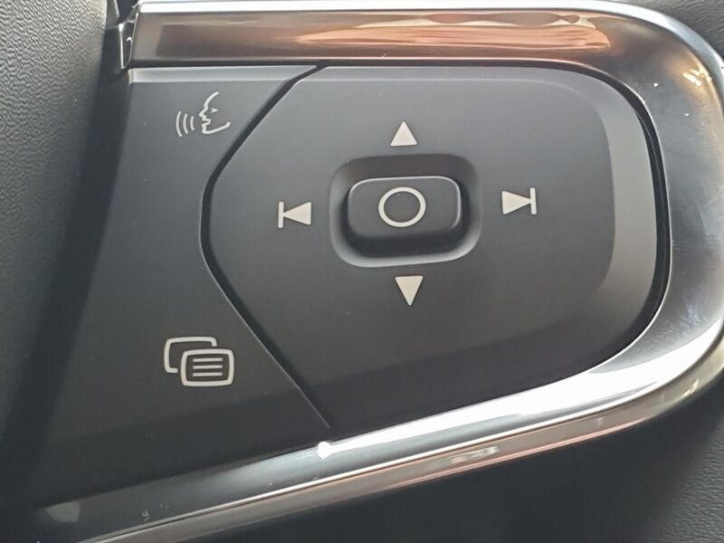 More views of Volvo EX40