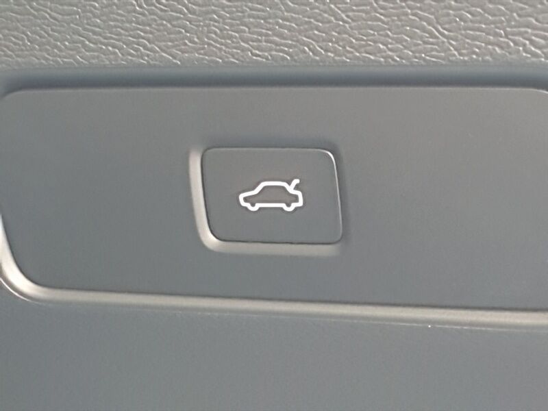 More views of Volvo EX40