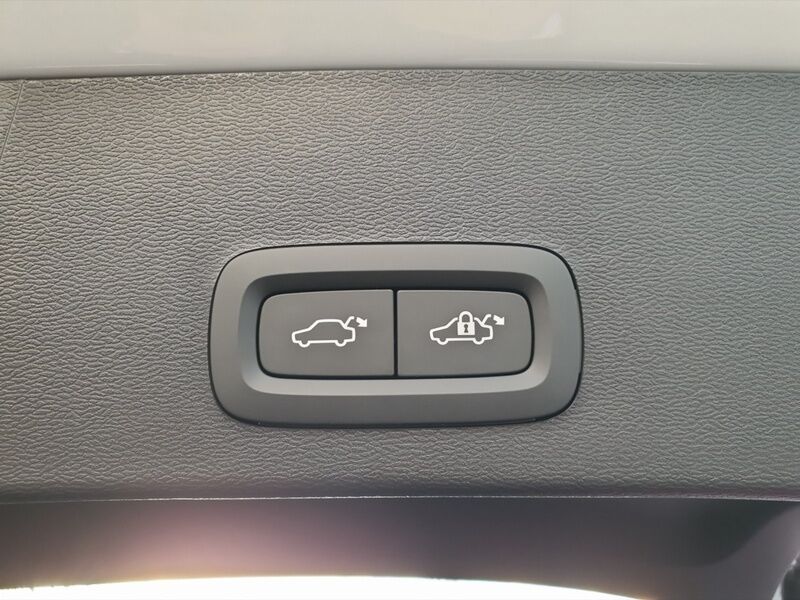 More views of Volvo EX40