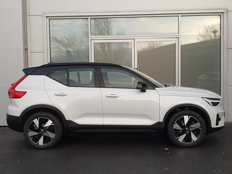 More views of Volvo EX40