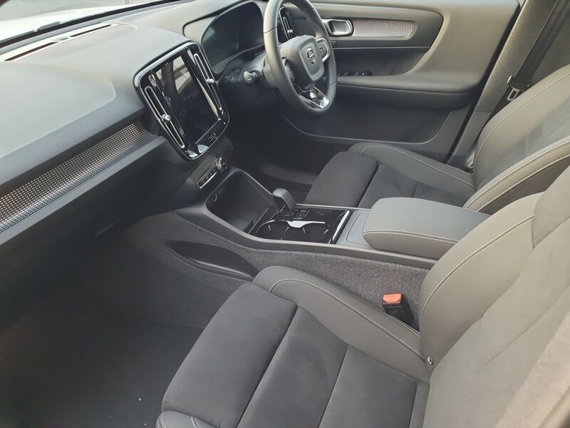 More views of Volvo EX40