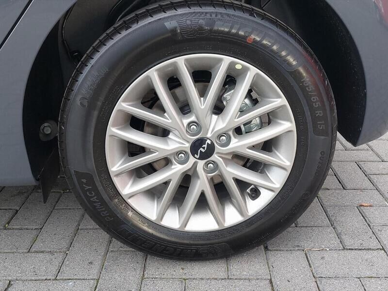 More views of Kia Rio