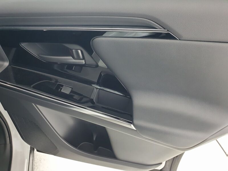 More views of Subaru Solterra