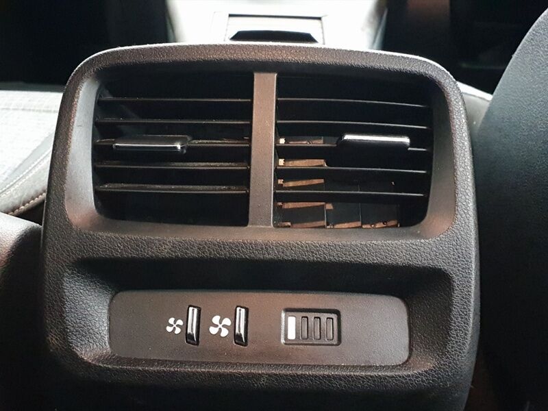 More views of Peugeot Rifter