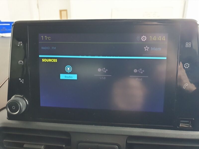 More views of Peugeot Rifter