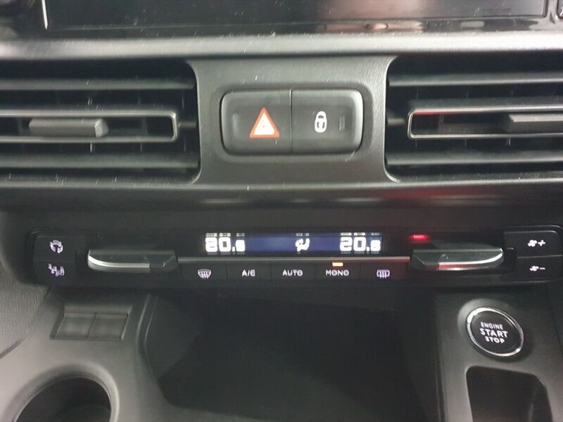 More views of Peugeot Rifter