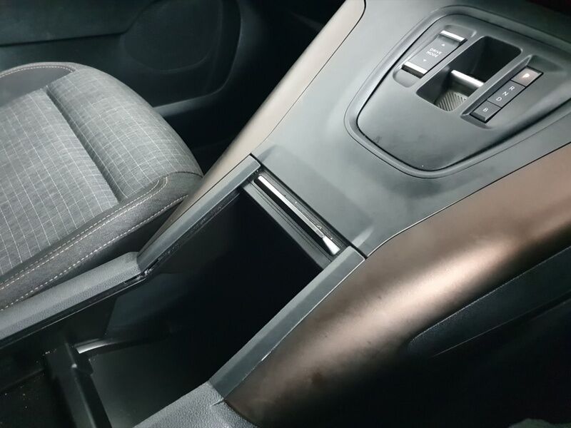 More views of Peugeot Rifter