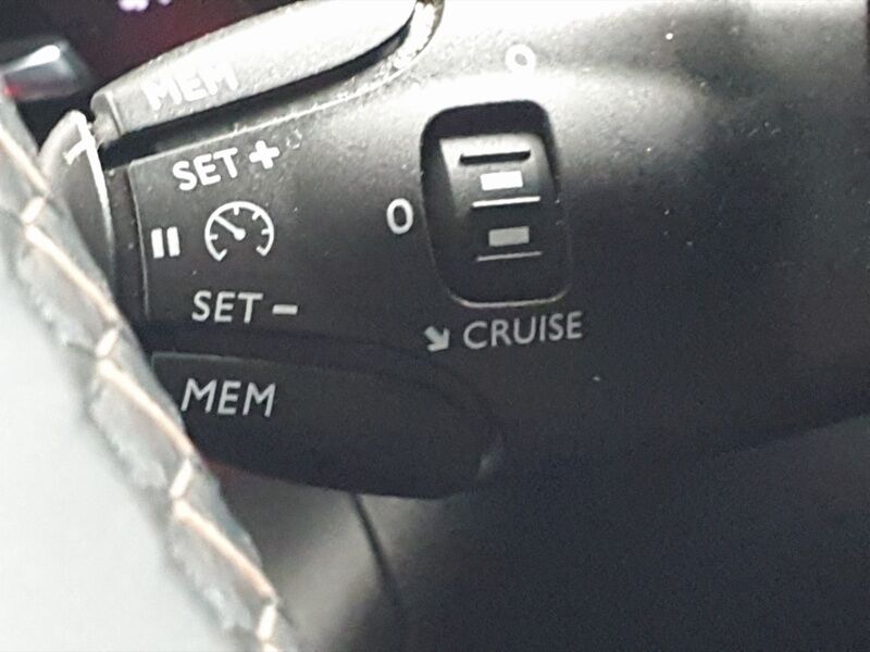 More views of Peugeot Rifter