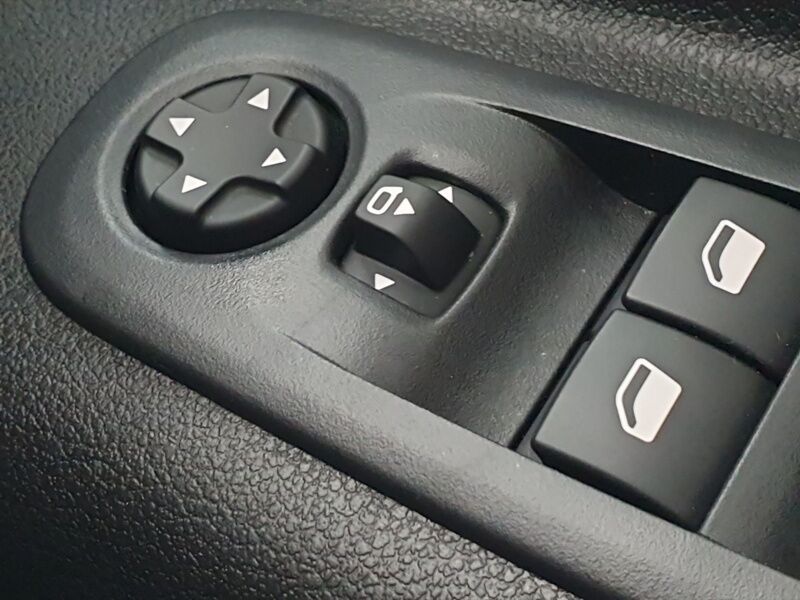 More views of Peugeot Rifter