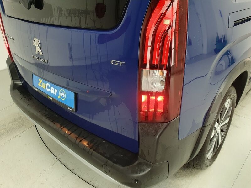 More views of Peugeot Rifter