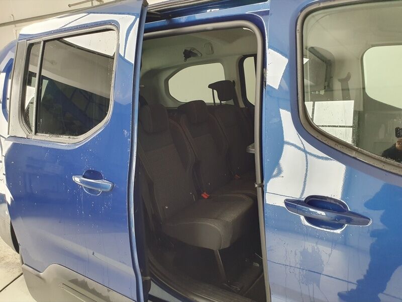 More views of Peugeot Rifter