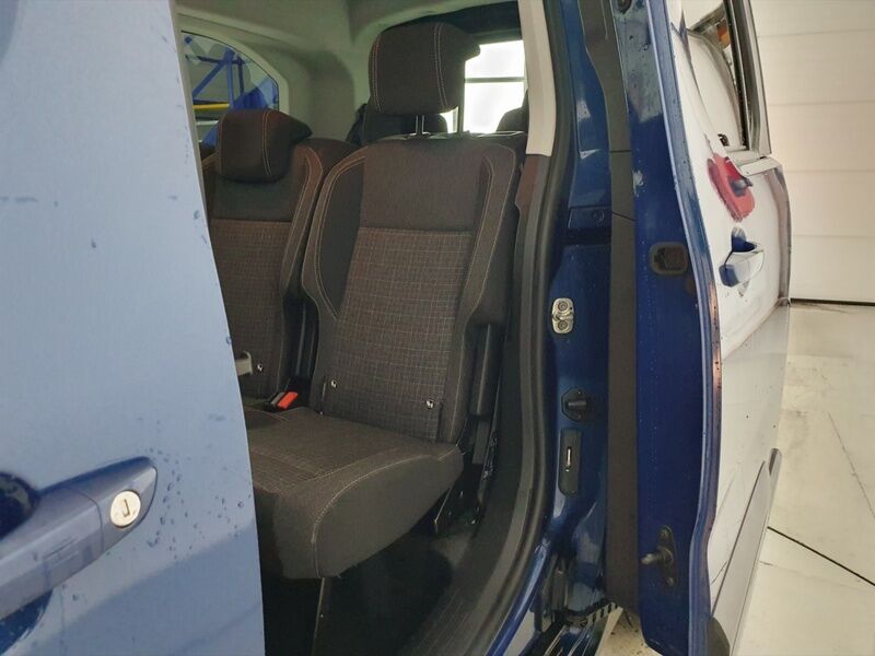 More views of Peugeot Rifter