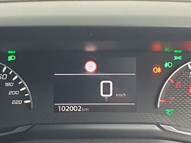 More views of Peugeot 2008