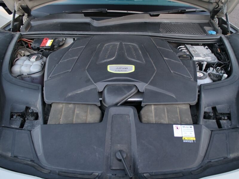 More views of Porsche Cayenne