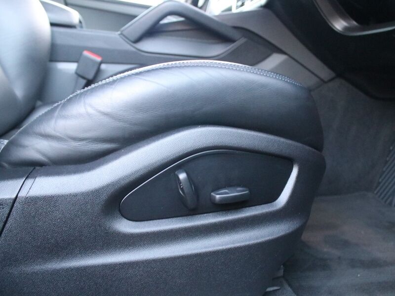 More views of Porsche Cayenne