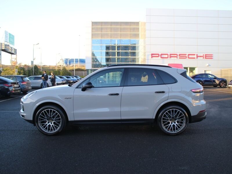 More views of Porsche Cayenne