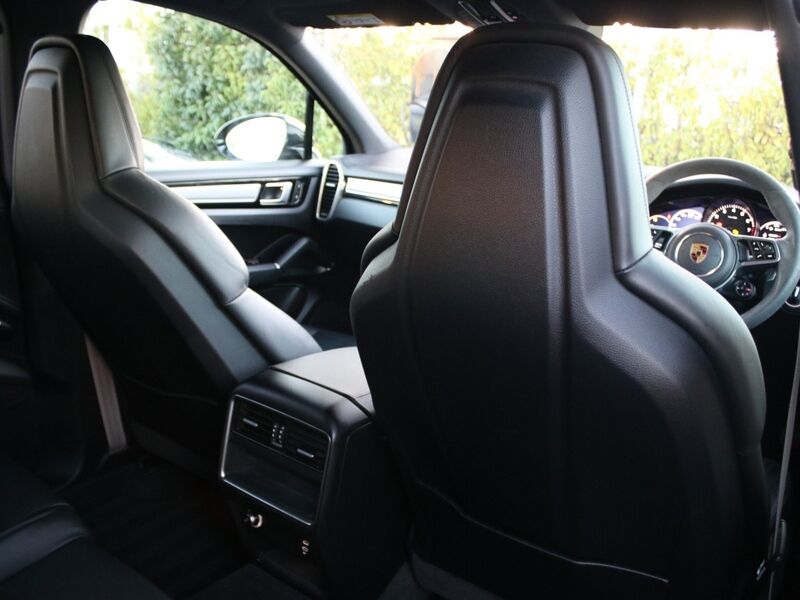 More views of Porsche Cayenne