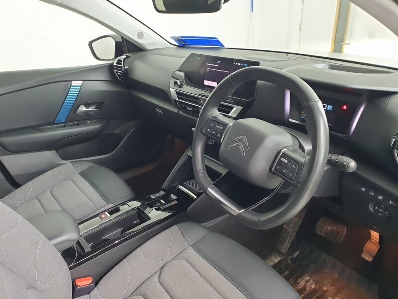 More views of Citroen e-C4 X