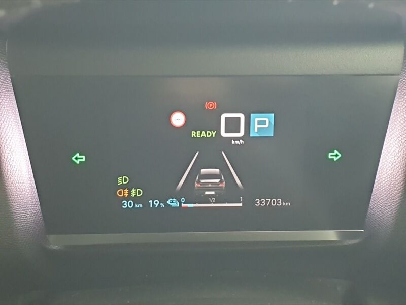 More views of Citroen e-C4 X