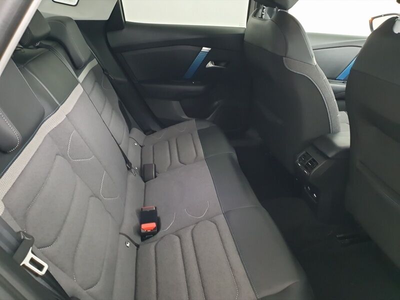 More views of Citroen e-C4 X