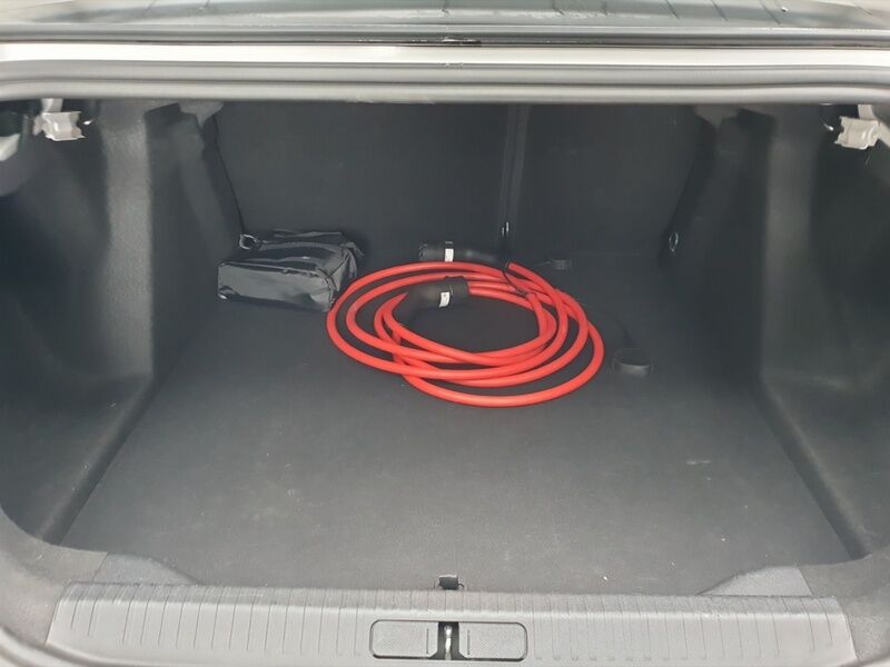 More views of Citroen e-C4 X