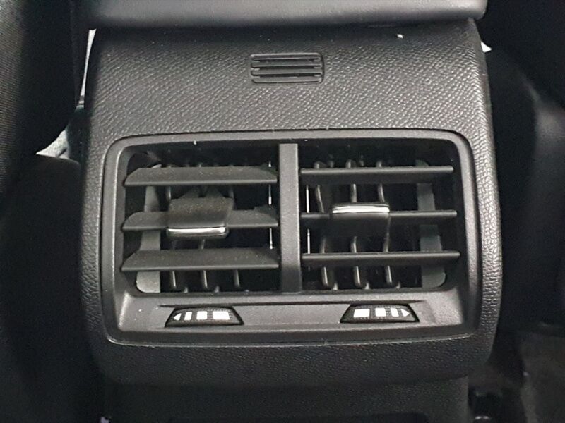 More views of Citroen e-C4 X