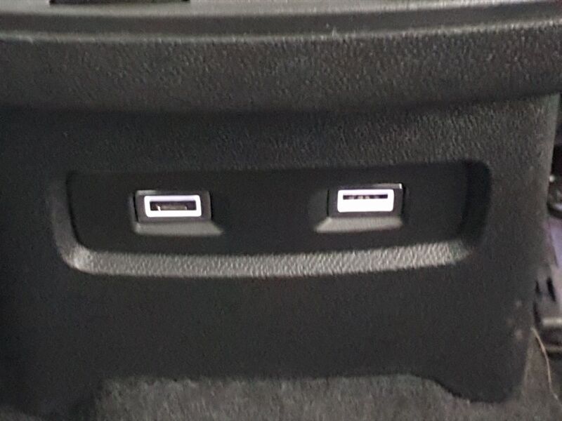 More views of Citroen e-C4 X