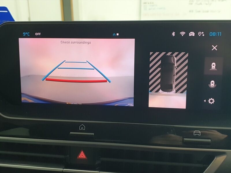 More views of Citroen e-C4 X