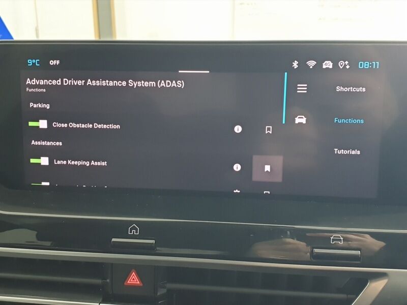 More views of Citroen e-C4 X