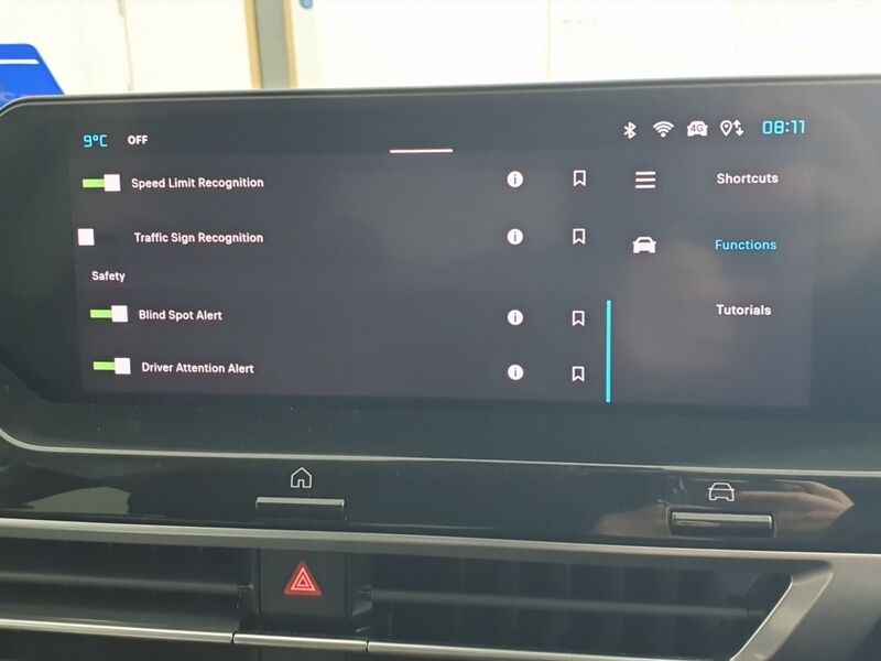 More views of Citroen e-C4 X