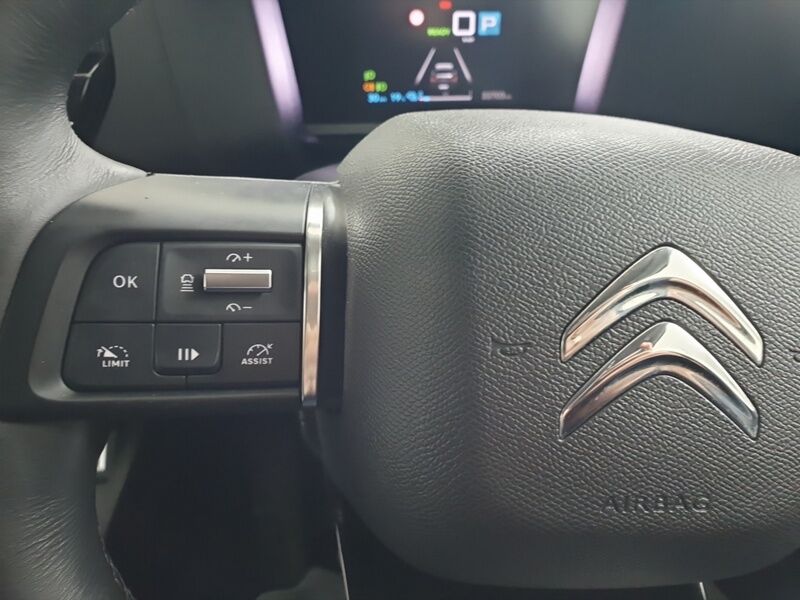 More views of Citroen e-C4 X