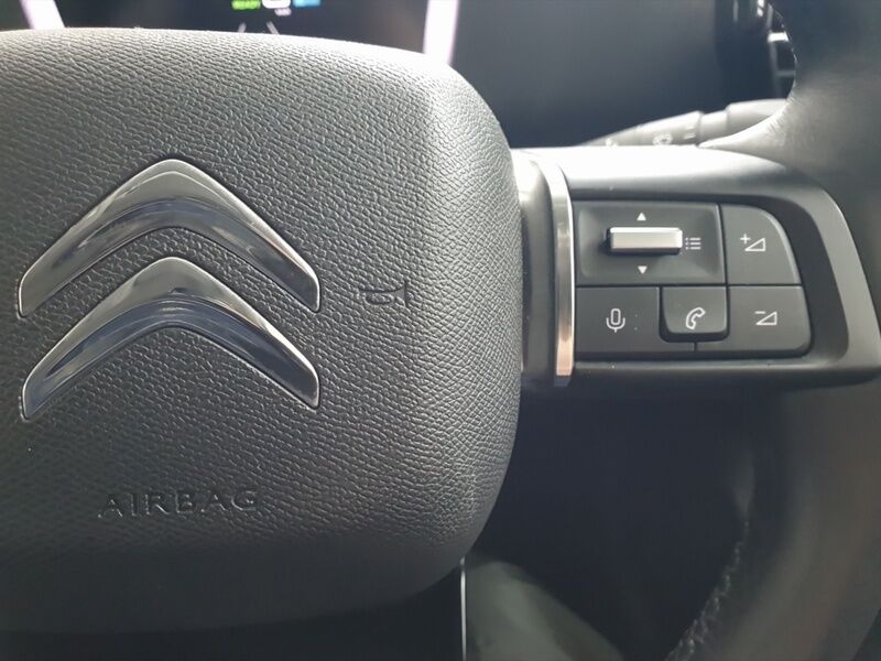 More views of Citroen e-C4 X