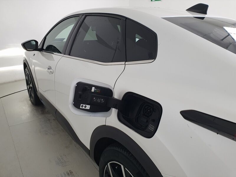 More views of Citroen e-C4 X