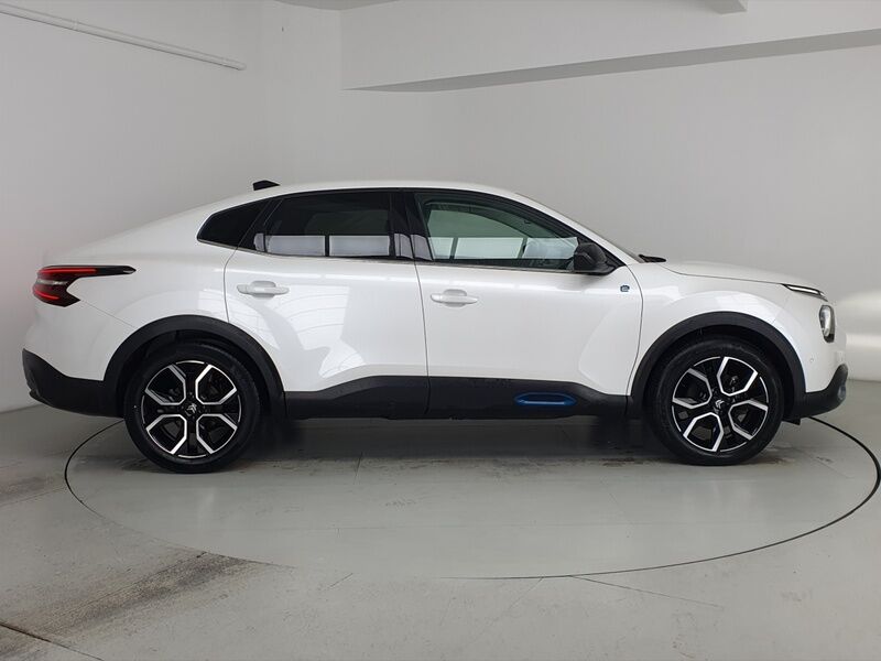 More views of Citroen e-C4 X