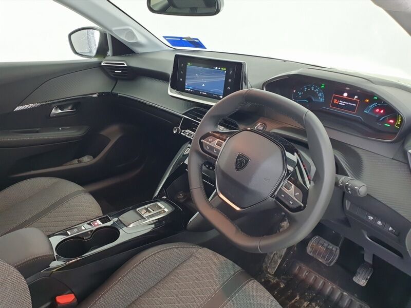 More views of Peugeot 208