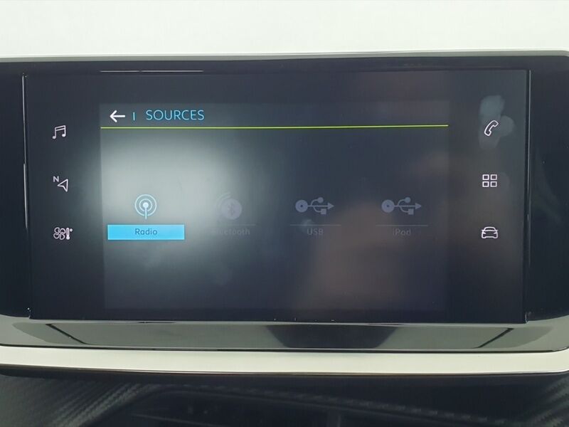 More views of Peugeot 208