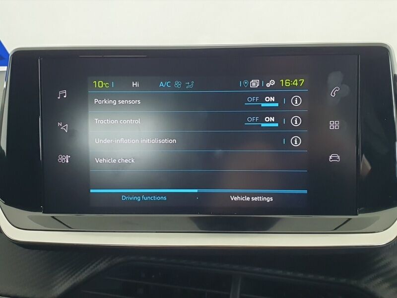 More views of Peugeot 208