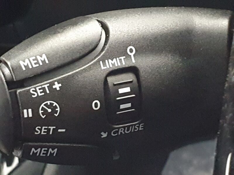 More views of Peugeot 208