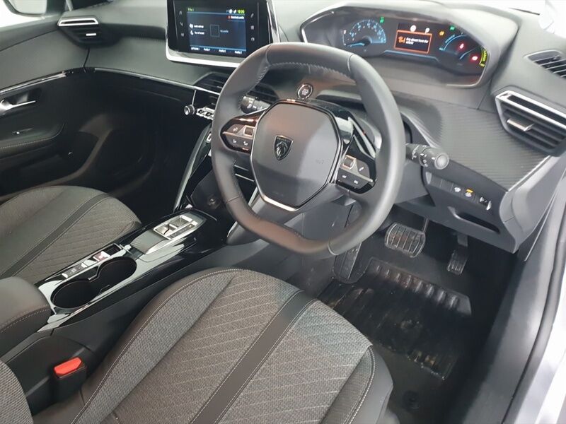 More views of Peugeot 208