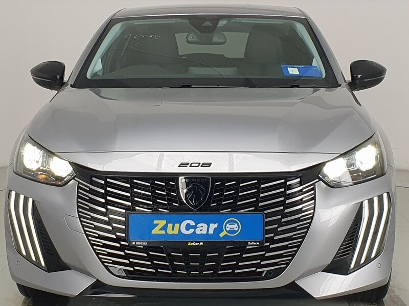 More views of Peugeot 208