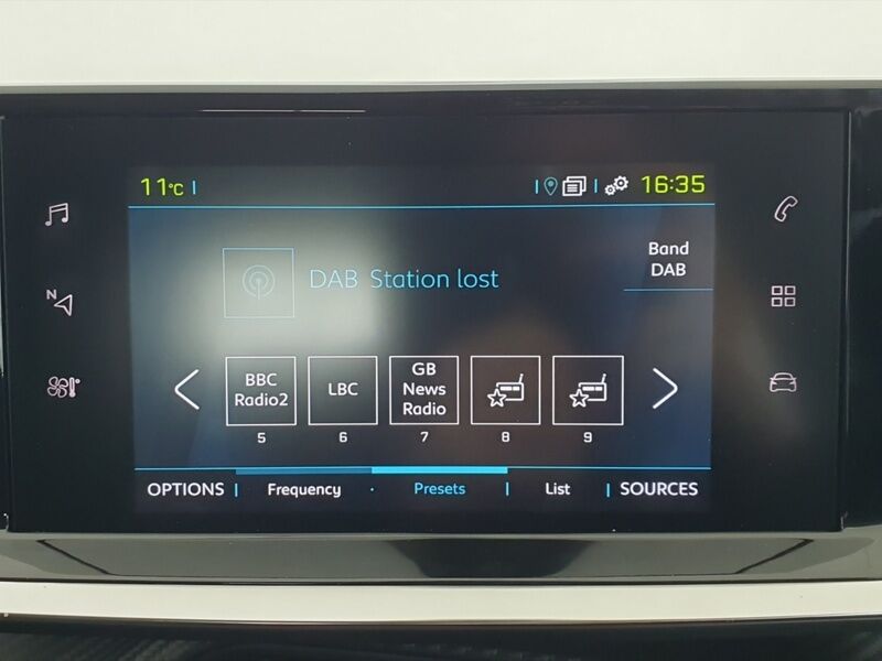 More views of Peugeot 208