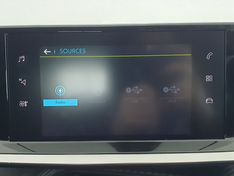 More views of Peugeot 208