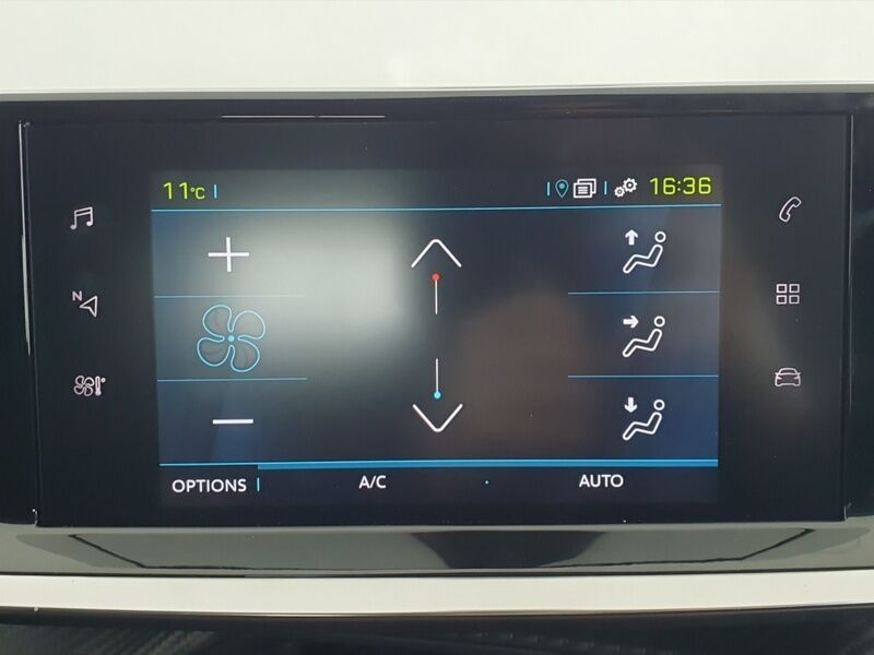 More views of Peugeot 208