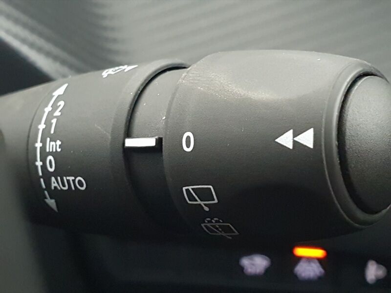 More views of Peugeot 208