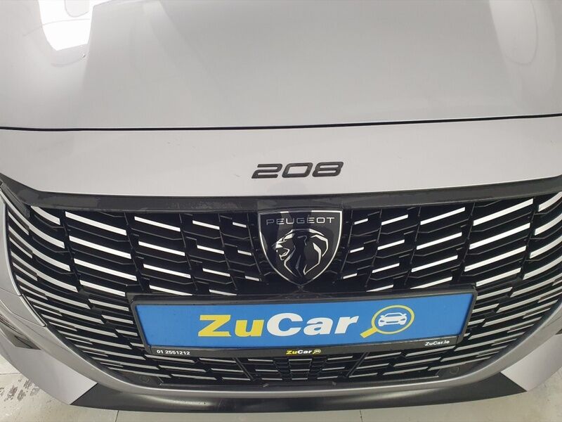 More views of Peugeot 208