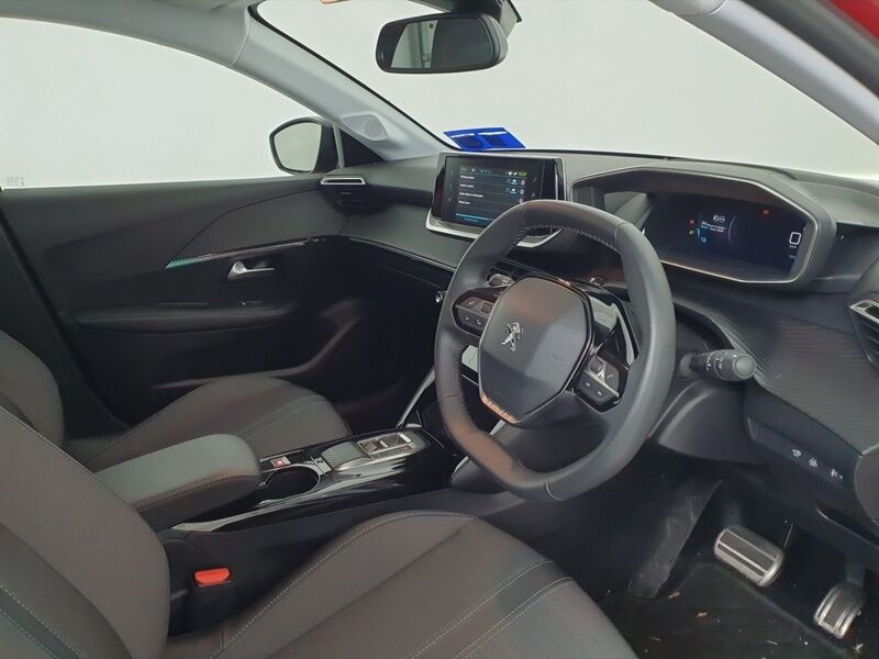 More views of Peugeot 208