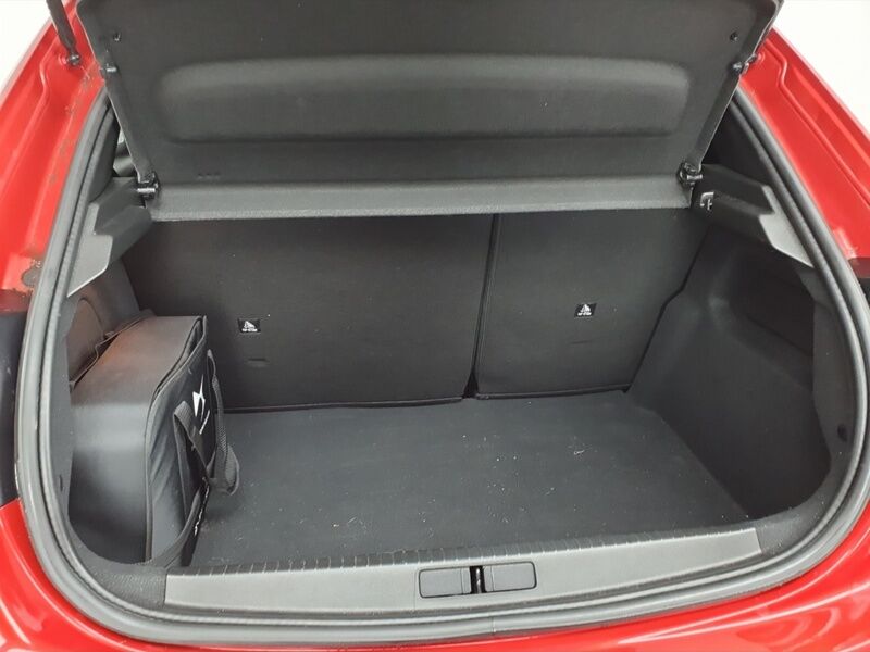 More views of Peugeot 208