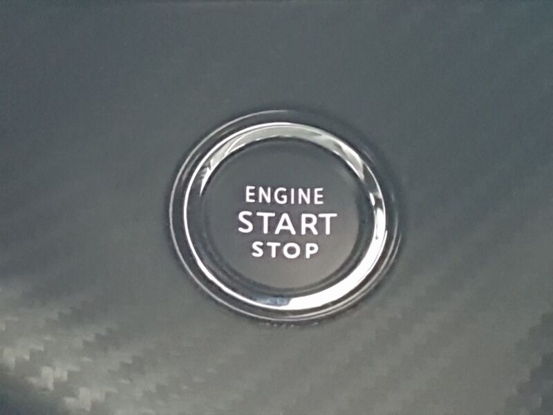 More views of Peugeot 208