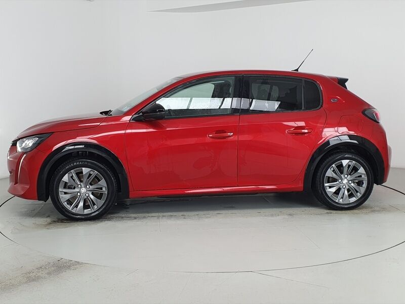 More views of Peugeot 208